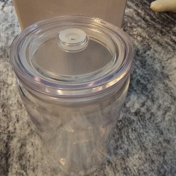 Acrylic 160z snowglobe