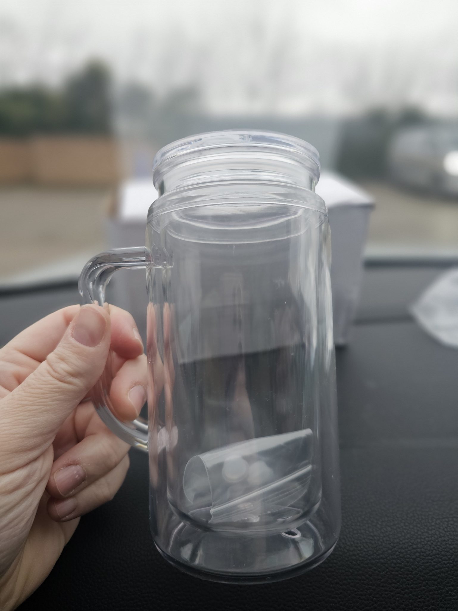 Snowglobe with handle